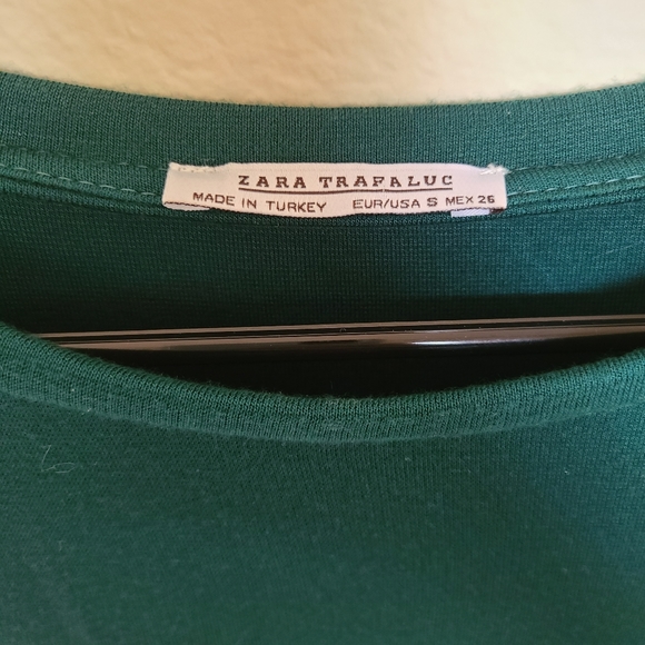 《NWOT Zara dress- emerald green w/ flowy sleeves》 - Picture 11 of 16